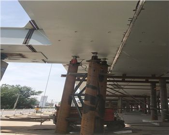 海拉爾高架橋，頂橋施工中